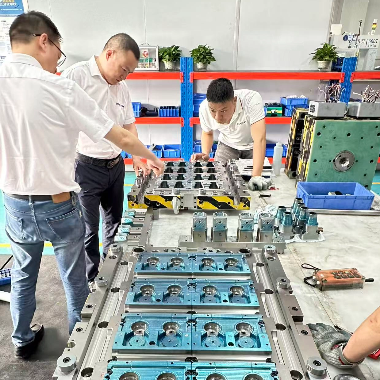 How We Stabilize Precision Mold Components for Multi-Cavity Molds